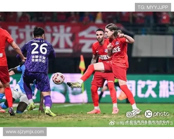 梅州客家足球队勇战赛季新挑战全力冲击顶级联赛荣耀